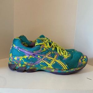 Women’s ASICS size 9.5 shoes
